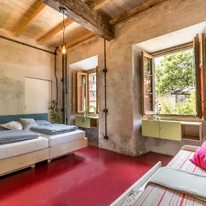 Un Posto A - All'interno Di Cascina Del 700 Mailand